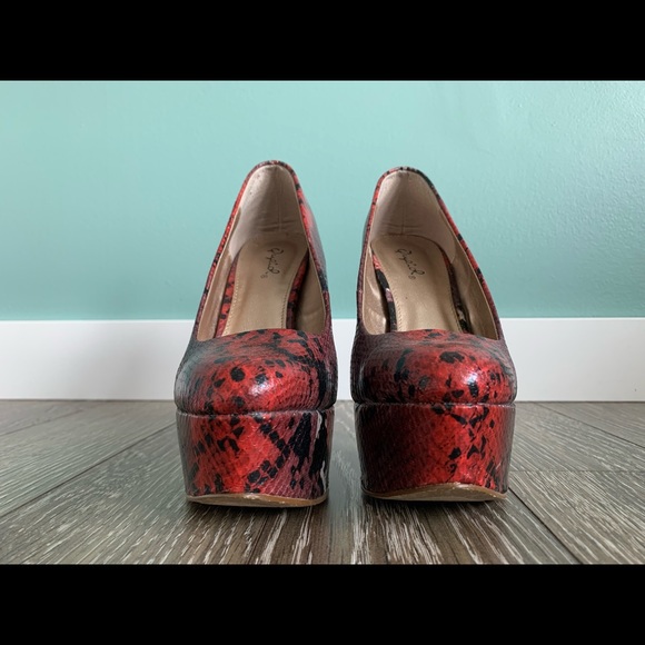 Qupid 5” Stilettos Size 6 - Picture 3 of 6